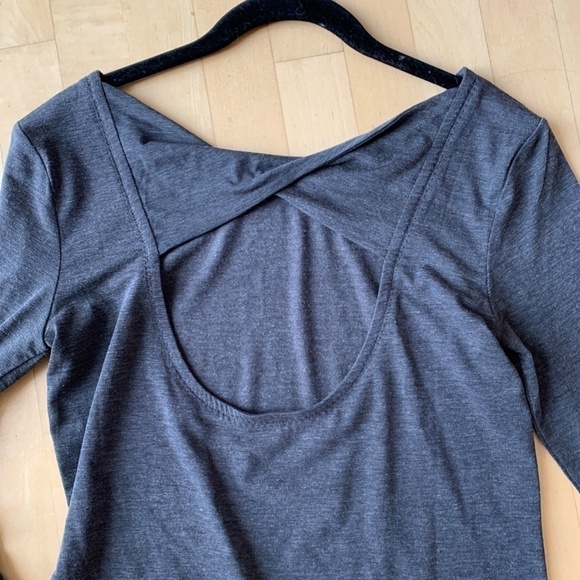 Athleta flex light open twist back top, XS. CB1669 - Picture 4 of 5